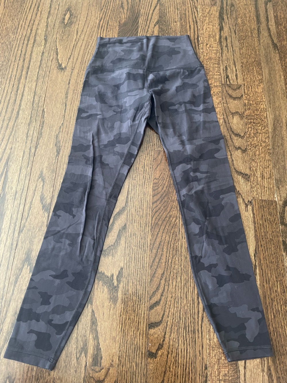 CRZ YOGA Camo Leggings in Black and Gray